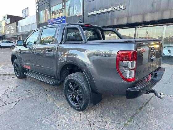 FORD RANGER 3.2 FX4 4X4 CD 20V DIESEL 4P AUTOMÁTICO FORD RANGER 3.2 FX4 4X4 CD 20V DIESEL 4P AUTOMÁTICO